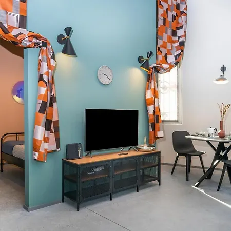 Guesthost - Loft Viale Trieste Удине