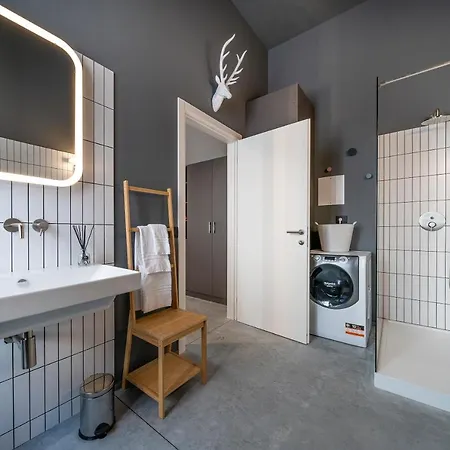 Guesthost - Loft Viale Trieste * Удине