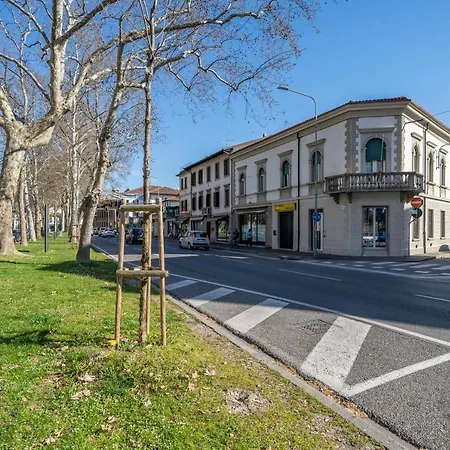 Guesthost - Loft Viale Trieste Апартаменты Удине